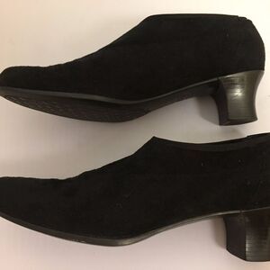 Munro 7.5M Sueded Black Bootie Pumps Heels